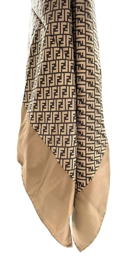 foulard fendi prezzi